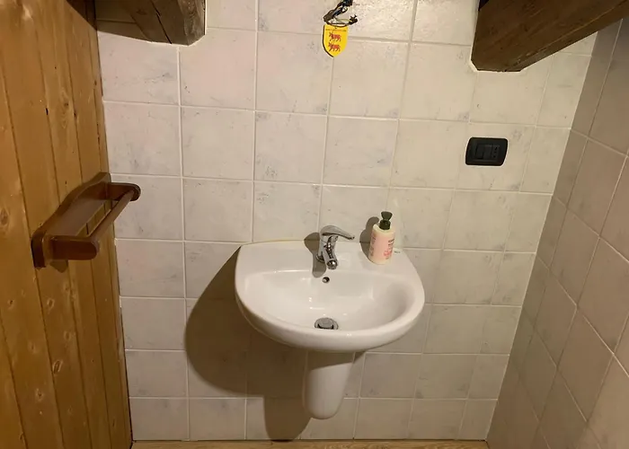 La Casa Di Nonna Pina Сasa de vacaciones Roccasparvera